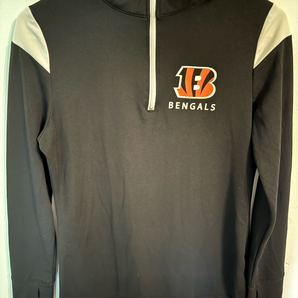 NFL Bengals Black and White 1/4 zip Women’s Medium Shirt